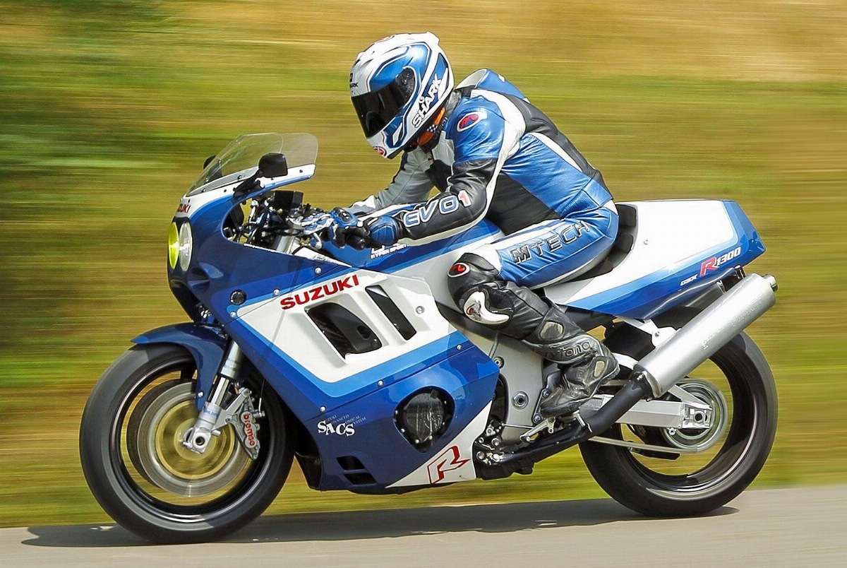 020dirla-suzuki-gsx-r-1300-hayabusajpg%20001.jpg