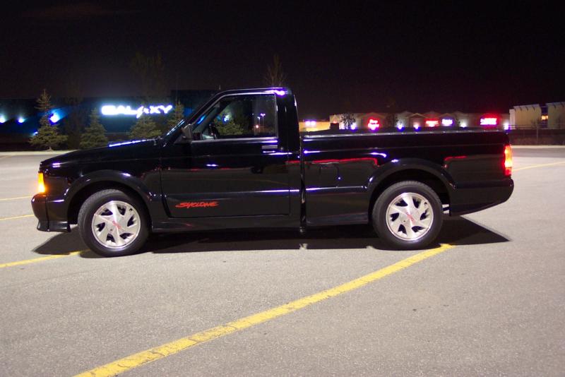 1991_gmc_syclone_2_dr_turbo_awd_standard_cab_sb-pic-9060631424918320607.jpg