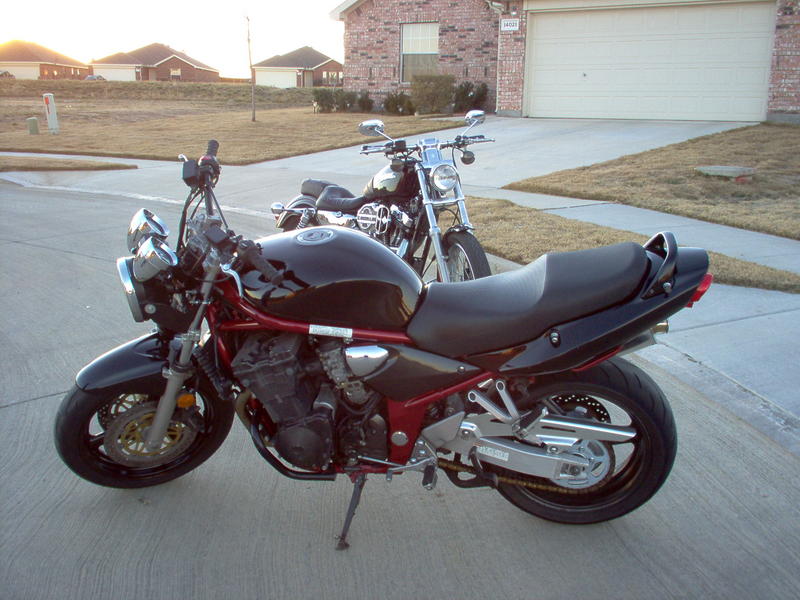 2001 Suzuki Bandit 003.jpg