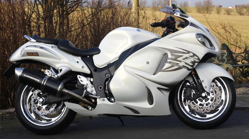 2011 white hayabusa 001.jpg