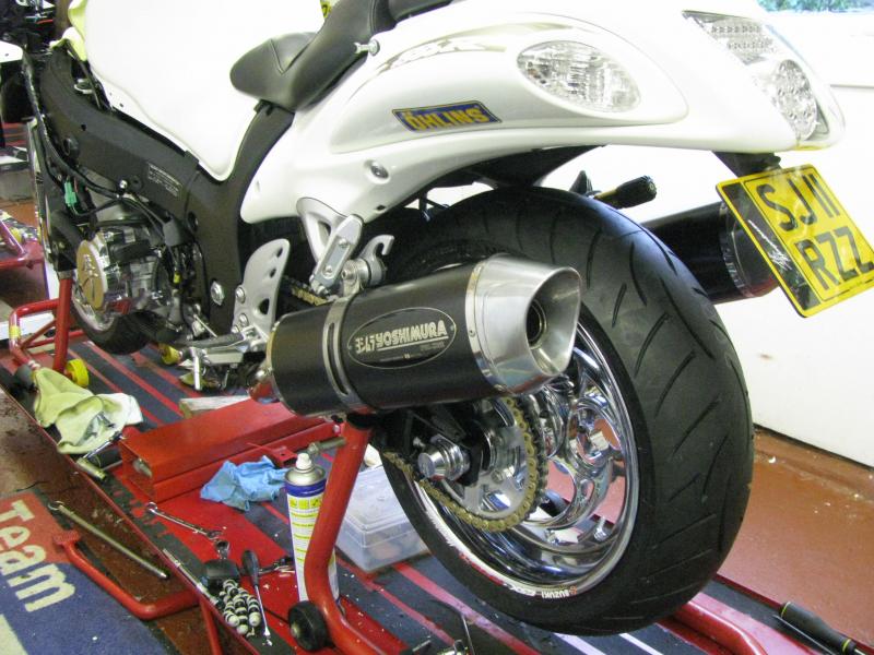 2011 WHITE HAYABUSA 002.jpg