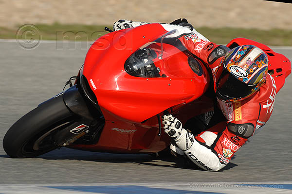 2074111.November-Test-Jerez-2007_Niccolo-Canepa_Ducati800ccm-MotoGP___[]S.jpg