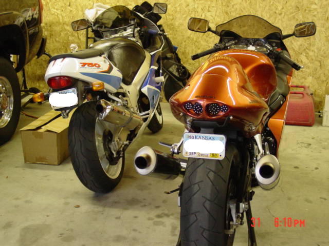 40th_busa_tail.jpg