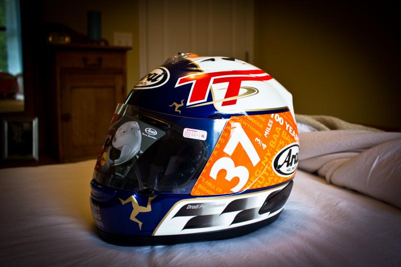 Arai Corsair V IoM TT 2011-5.jpg