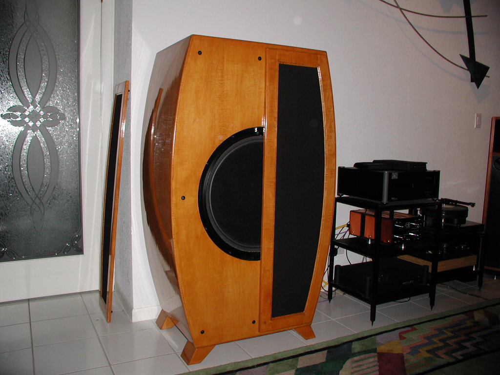 artdeco_subwoofer01.jpg