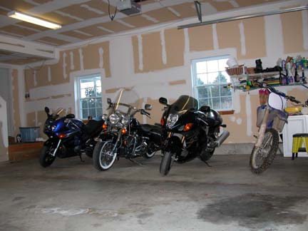 Bikes_in_garage.JPG