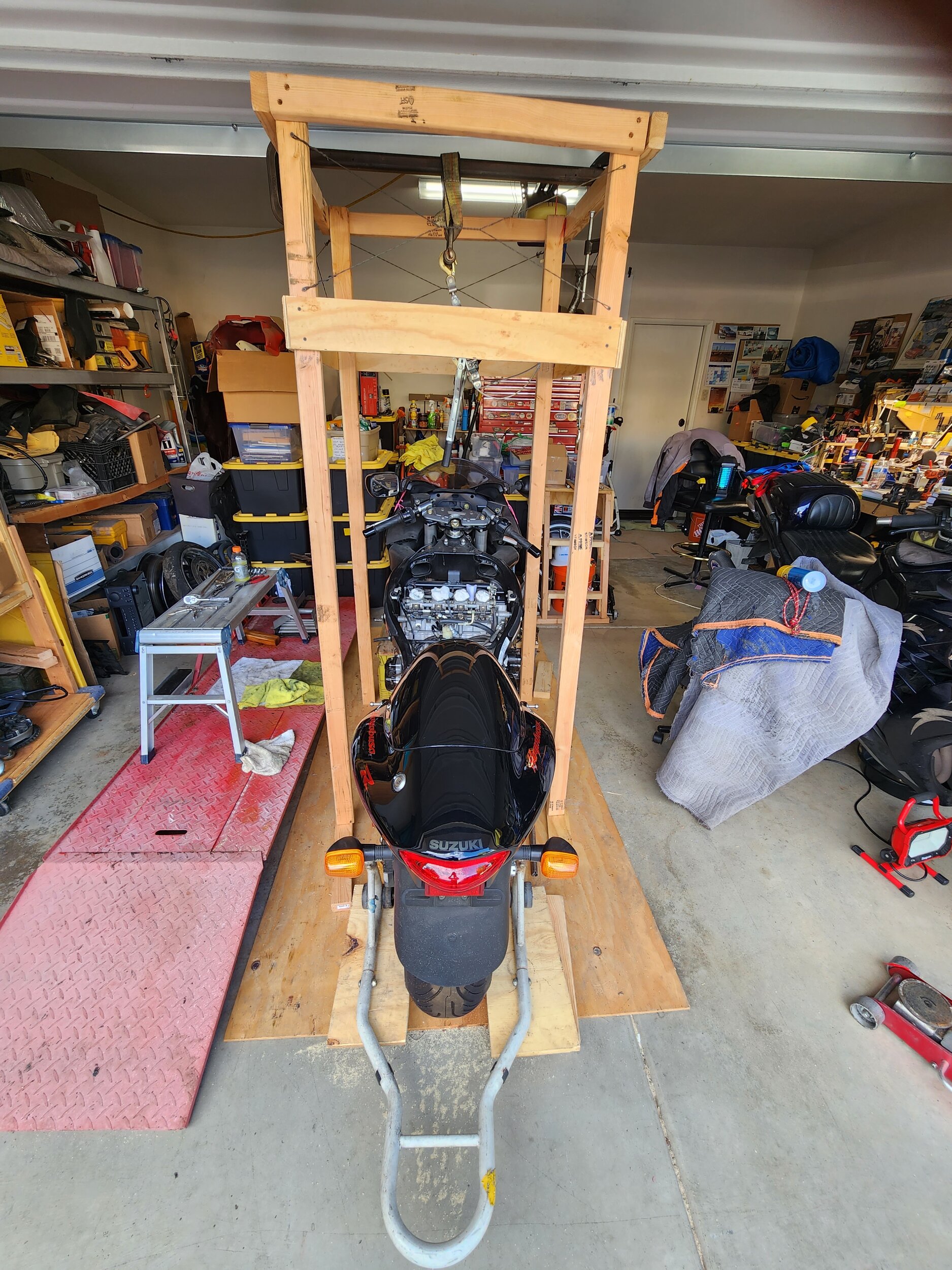 Busa engine hoist 1.jpg