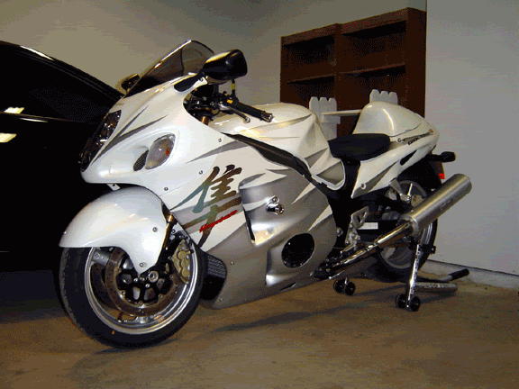 busa-on-stand.gif