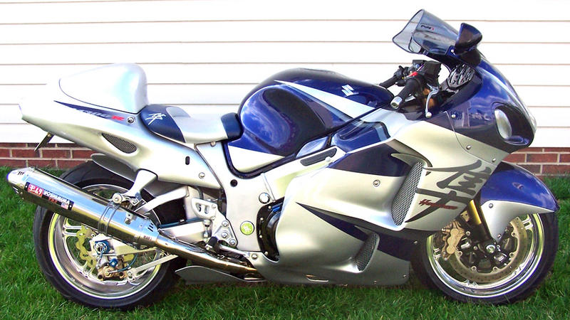 busa_sideshot2.jpg