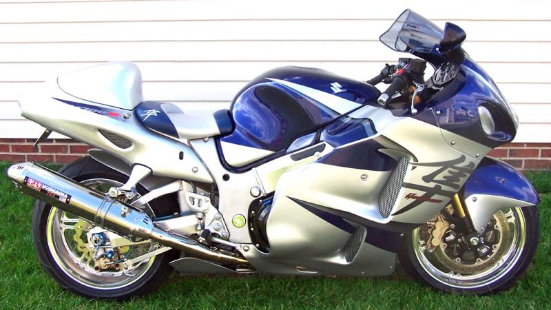 busa_sideshot2.jpg