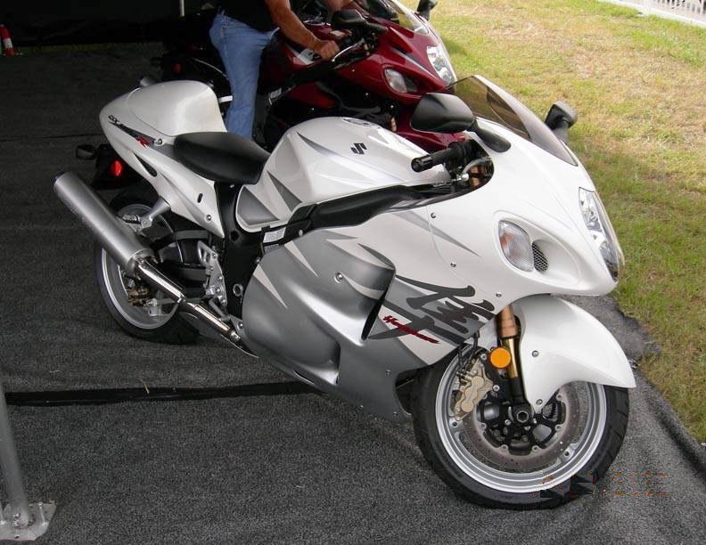 busa_whiteLE.jpg