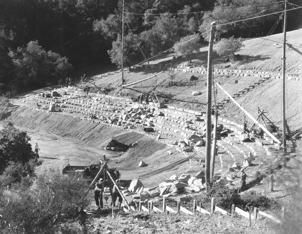 Cushing_Memorial_Amphitheater_construction.jpg