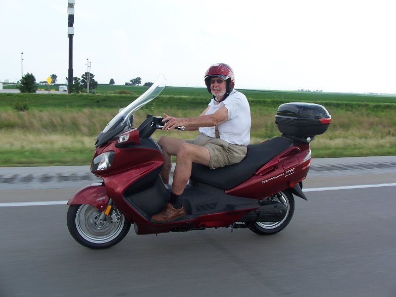 Dads_new_scoot_014_800x600.jpg