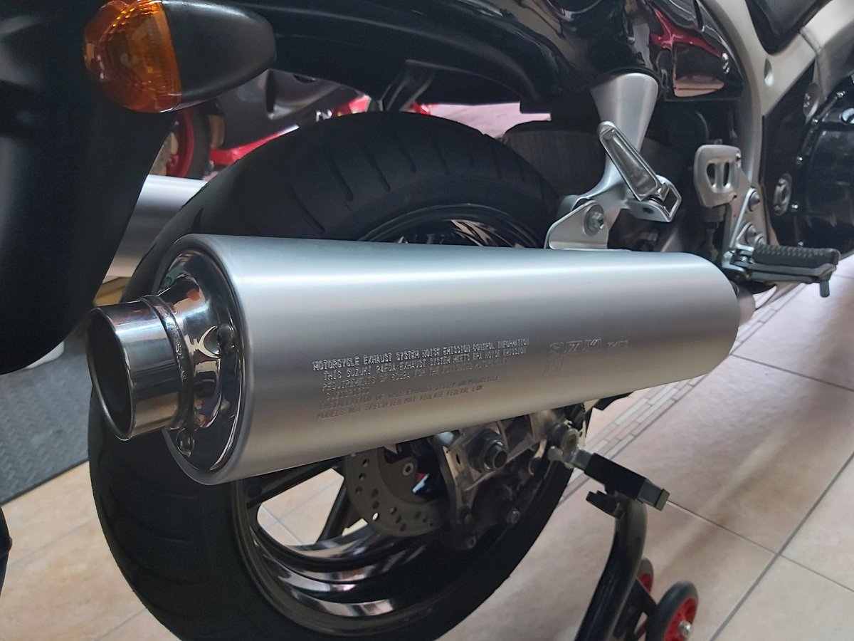 Gen1 Right OEM Exhaust.jpg