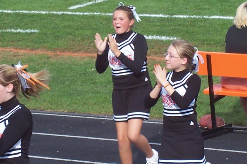 Grace's first cheerleading game 013.jpg