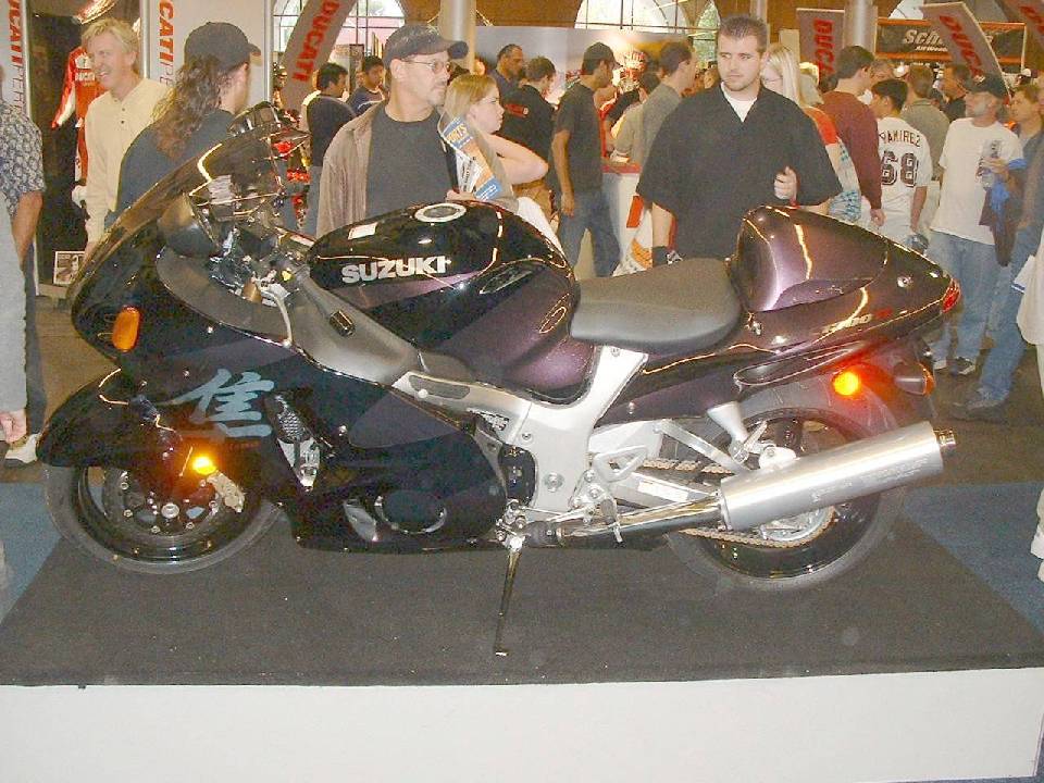 Hayabusa_2004_Purple_Black_2.jpg