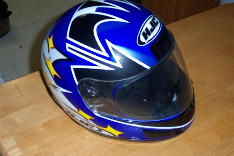 helmet_001.jpg