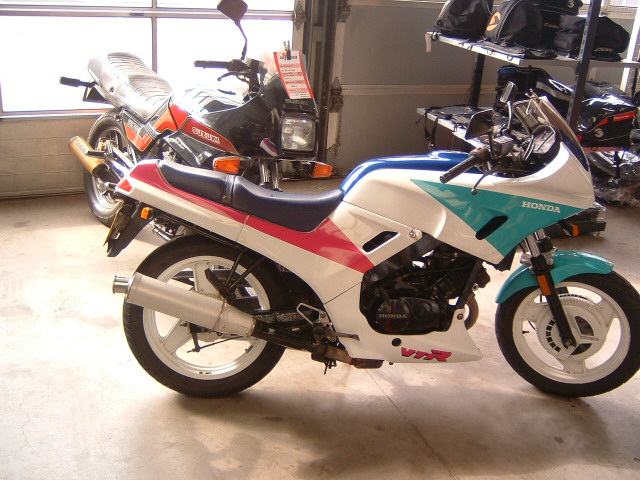 honda_vtr_250.jpg