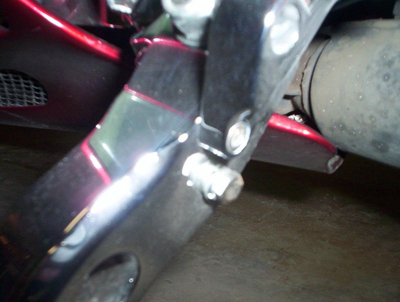 kickstand bolt 001.jpg