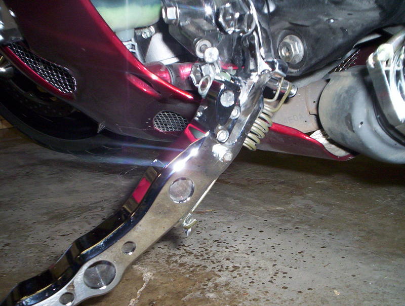 kickstand bolt 002.jpg