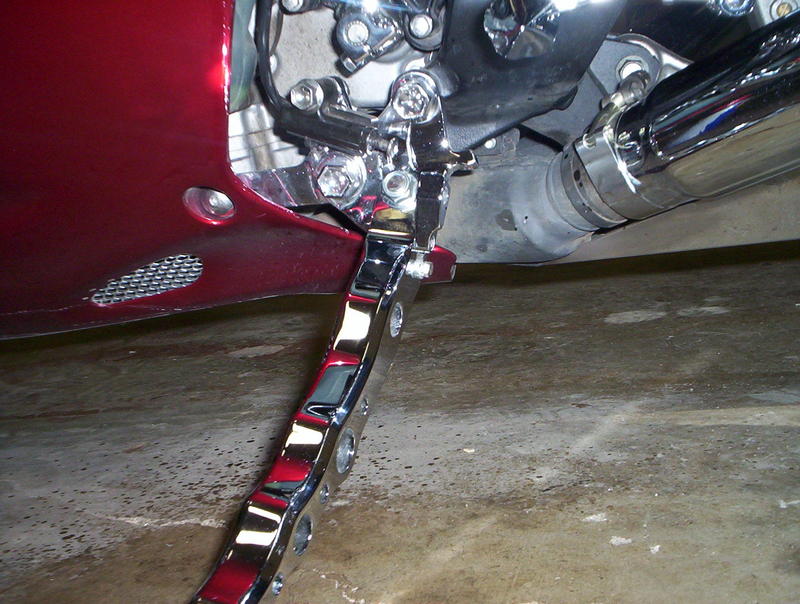 kickstand bolt 003.jpg