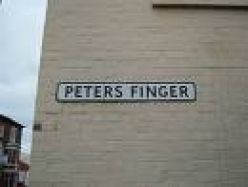 Peters Finger.jpg