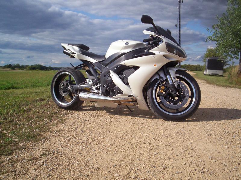 R1 and New Busa 004.jpg