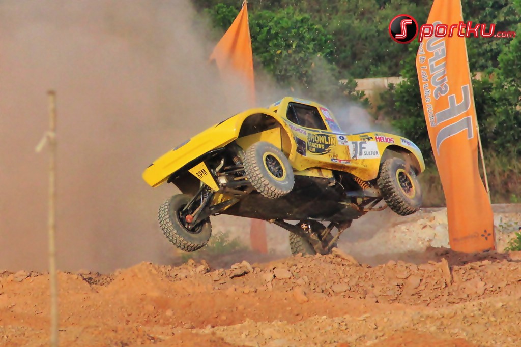 s-speed-offroad-racing-gt-radial-seri5-batulicin-kalsel-saat-melawan-tb-adhi-20131029022047-9299.JPG