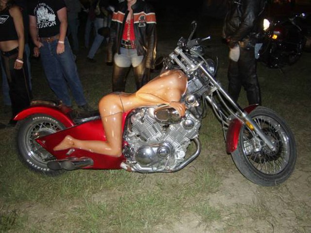 sexy_motorcycle01.jpg