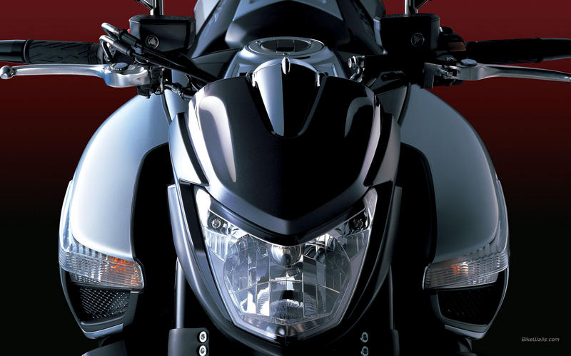 Suzuki_B-King_2008_15_1920x1200.jpg