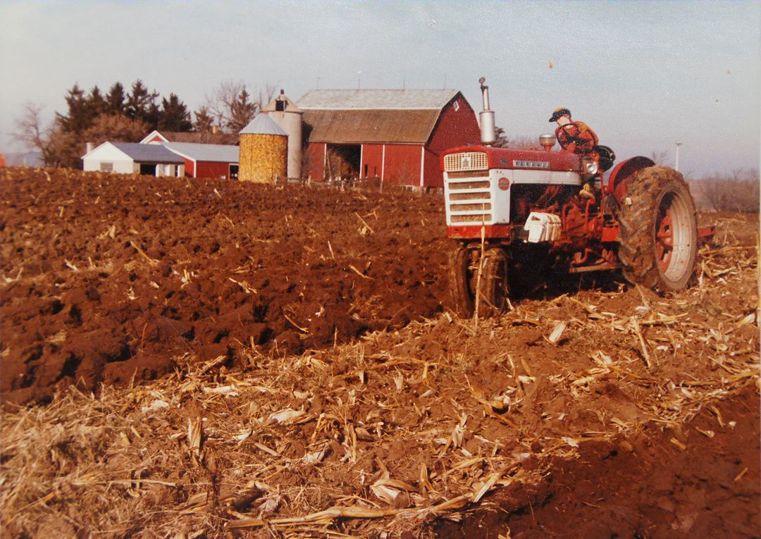 tractor-plowing_1080.jpg