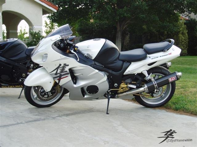 Post-13-24730-gsxr 1000 1300 064  Small