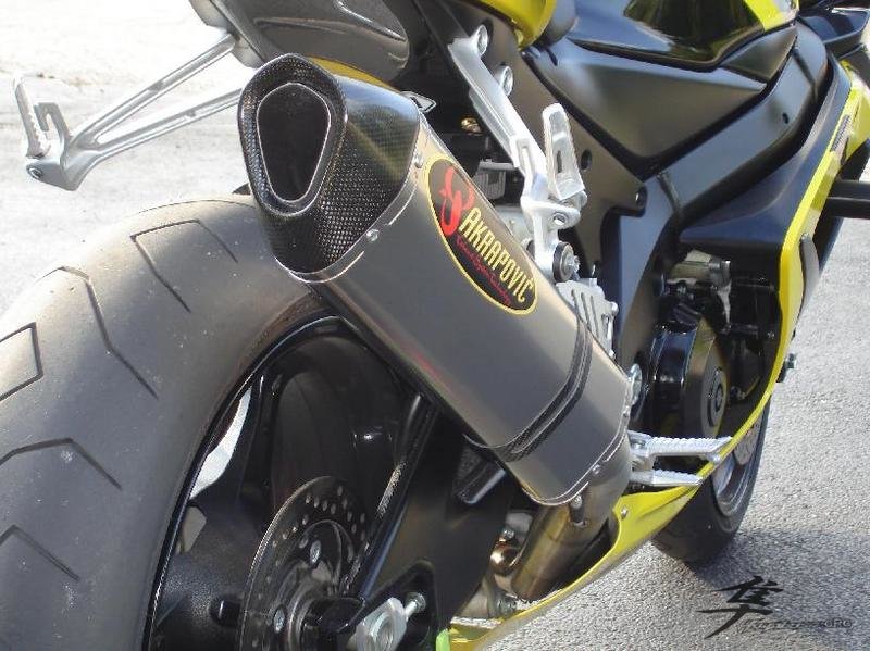 Post-6-40182-akrapovic5