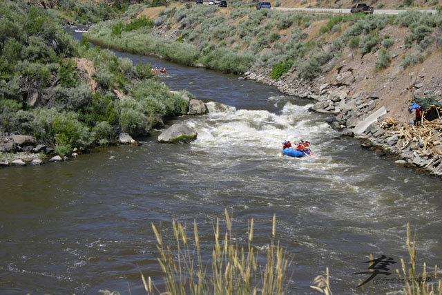 Post-6-82546-blue Raft On The Race Track